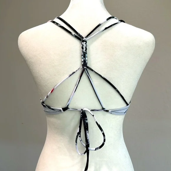 Bikini Top, Size Small. Excellent Condition! Gorgeous Back Details! - Picture 4 of 7
